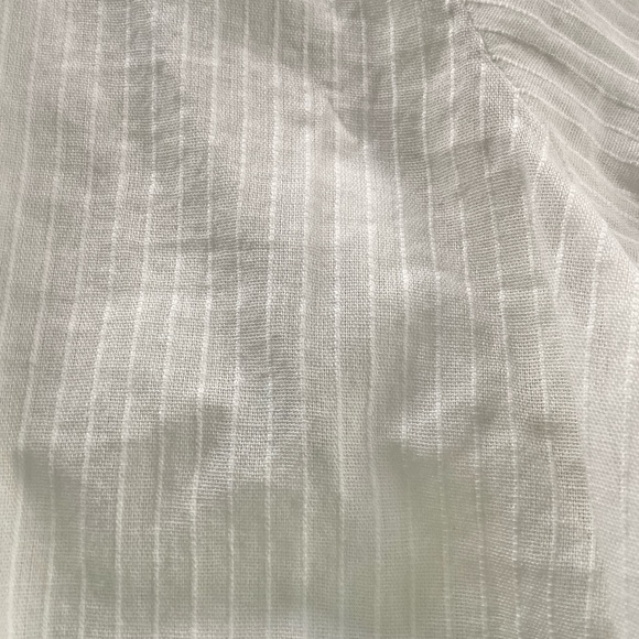 Old Navy Ivory Ruffle Top - Picture 4 of 12